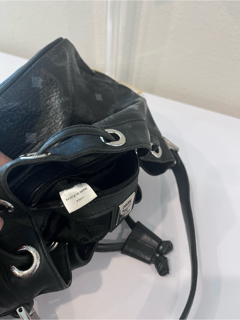 MCM DRAWSTRING BUCKET BAG. - Picture 11 of 12